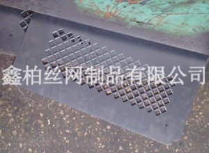菱形孔沖孔網(wǎng)2.jpg